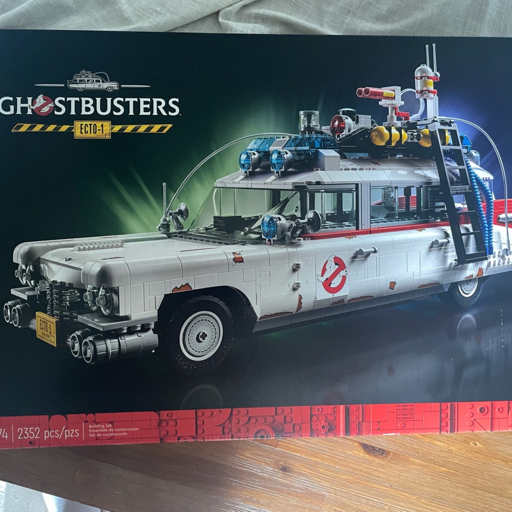 LEGO Ghostbusters Ecto-1 Car
